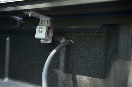 نیسان ناوارا NP300 پیکاپ کامیون تخت قابل کشش Tonneau Cover Canopy Roller Shutter