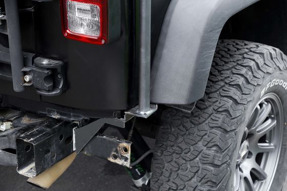 پوشش پودری سیاه غیر جاده ای 4x4 آلومینیوم Jeep سقف قفسه با نردبان جانبی