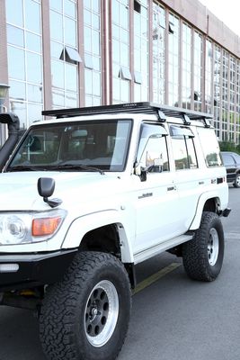 2166*1320*55mm استخر های سقف آلومینیومی سفارشی برای تویوتا LC76 Land Cruiser توسط لانداس