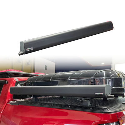 خارج از جاده سیاه Posticum باز کردن مخزن آب ماشین دوش جاده ای برای نیازهای خود را