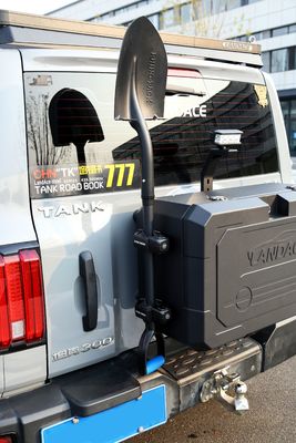 جعبه ذخیره سازی خروجی آلومینیومی با اندازه سفارشی برای مخزن JEEP Wrangler 300