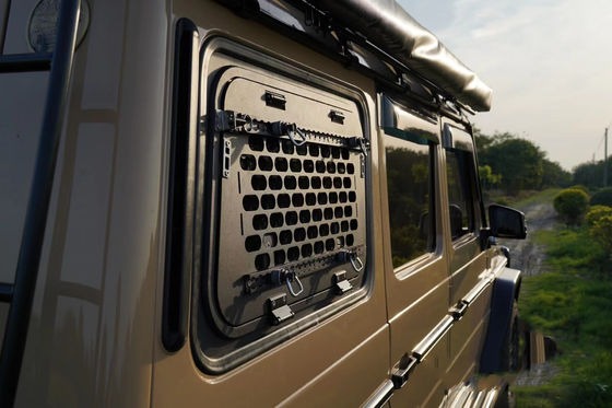 پنجره ی سیاه برای ماشین کمپینگ زمینی G-CLASS W463