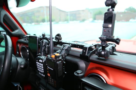 فرآیند CNC ماشین آلات آلومینیوم آلیاژ مرکز کنسول براکت GoPro حامل برای جیپ Wrangler